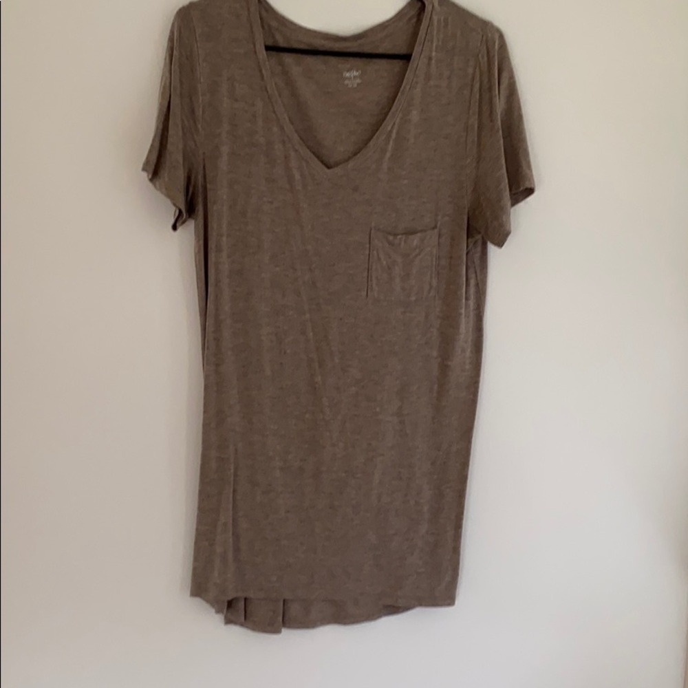 V Neck Basic T-Shirt in Tan